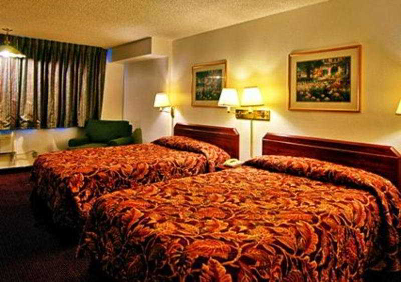 Rodeway Inn & Suites Hwy 217 & 26 W Портланд Стая снимка